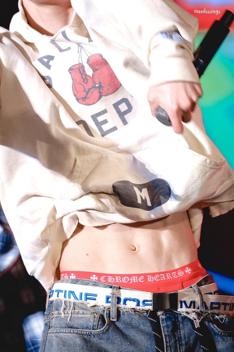 j1rks's tweet photo. ni-ki abs hot https://t.co/u51GuJDhsT