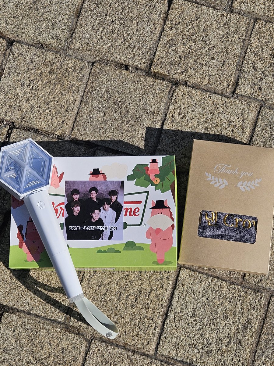 pottatobboy's tweet photo. 엑소오빠들 아랑해♡ https://t.co/LQ8y6t6UED