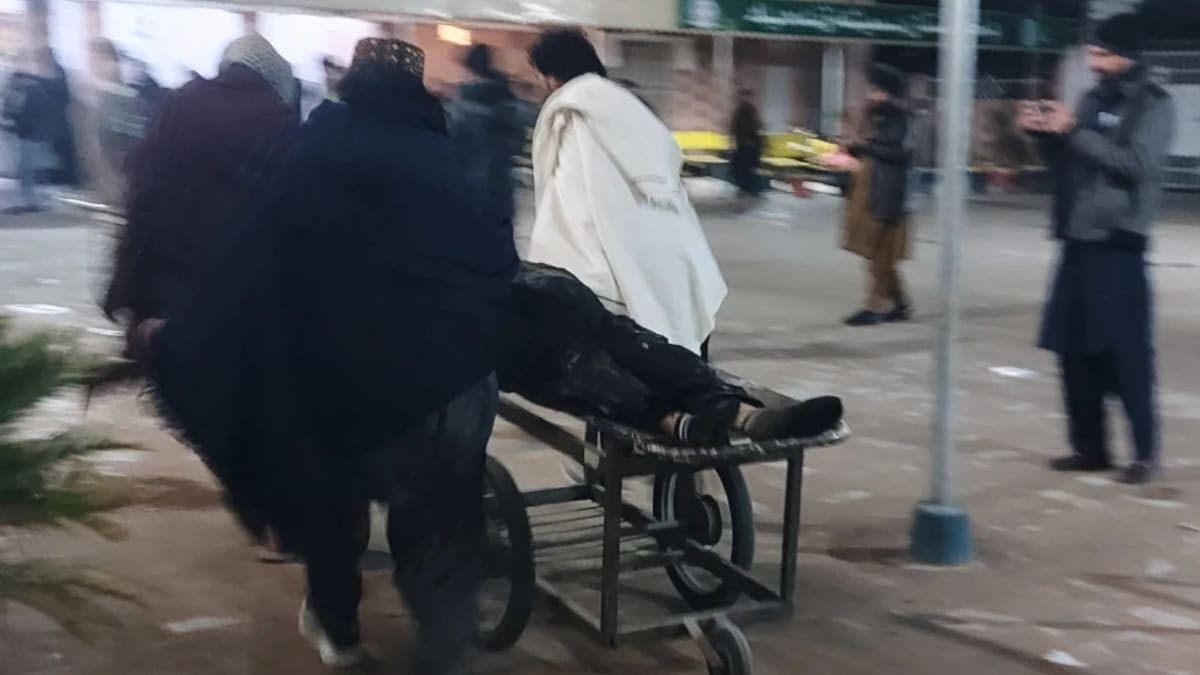 swadesh_today's tweet image. पाकिस्तान: शादी समारोह में आत्मघाती हमला, 7 लोगों की मौत
#Pakistan #shadi #suicideattack #NationalGirlChildDay #BasantPanchami #karpoorithakur