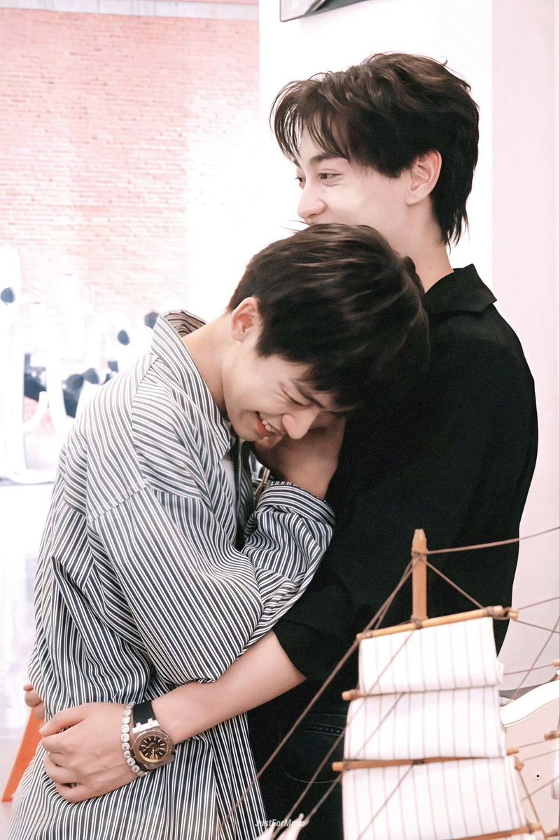 tianziyuz2's tweet image. 🗞️ [NEWS TIANZIYU]

WEIBO NIGHT 2026 IS EXPECTED TO CONFIRM THE LINEUP ON TUESDAY, JANUARY 27TH. WE WILL OFFICIALLY KNOW IF TIAN XUNING &amp;amp; ZIYU HAVE ACCEPTED THEIR INVITATION.