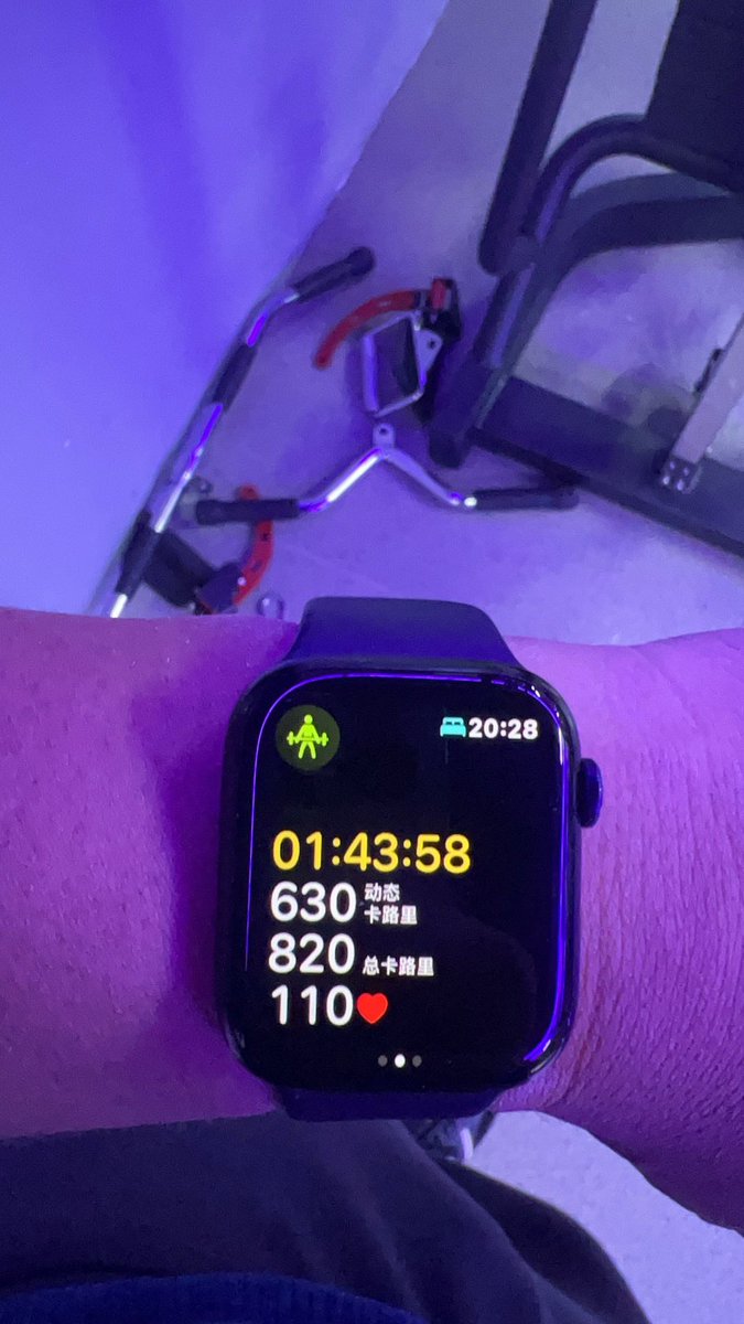 Mackqu's tweet image. 大道至简：男人就三件事：健身🏋️，赚钱，打泡泡！#币圈 #打炮 #健身房