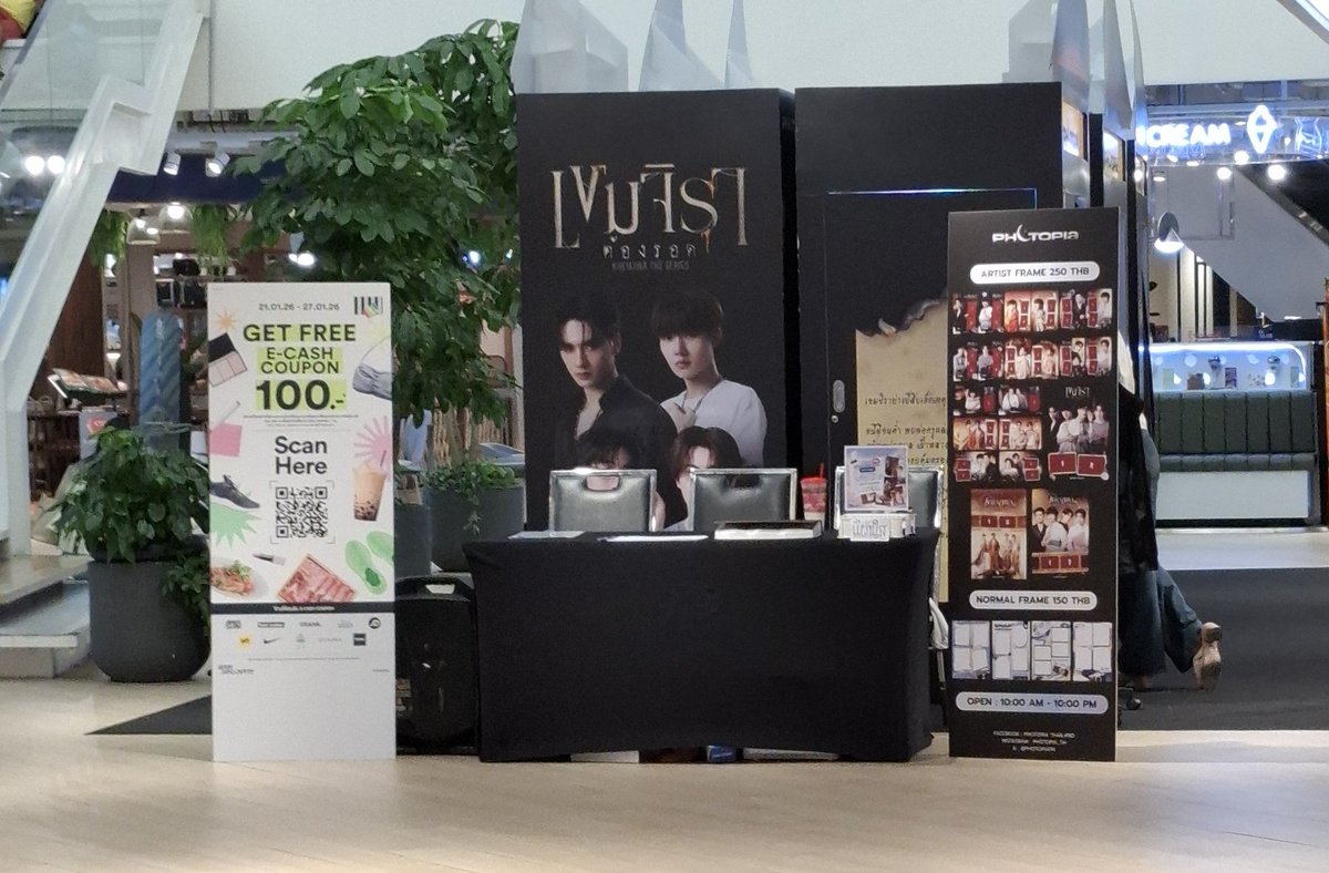 ChenlinYang80's tweet image. ทุกคนใครว่างไปถ่ายกันเยอะๆนะ คนไม่แน่นเลย น้องที่ดูแลก็น่ารักมาก พร๊อบมีให้หลายอย่างเลย @PhotopiaTH

#photopia 
#KhemjiraTheGoldenTimeConcert #KhemjiraConcert #KengNamping