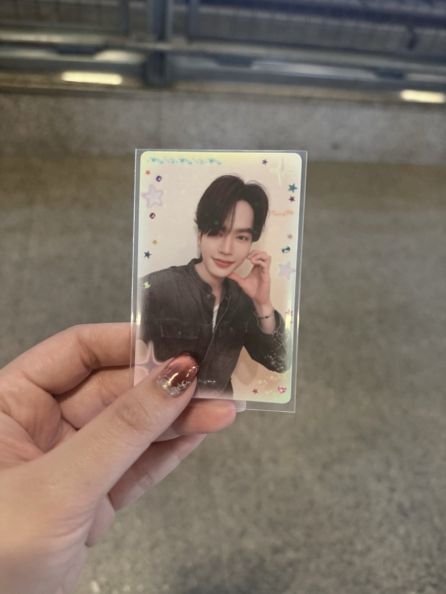 pwpicha's tweet image. แจกค่าาา
 เนื่องจากได้บัตร 1st ep 2500 และ งานดูหนังที่นั่งสุดเริ่ด

การ์ด น้องม้าค คอลโอซาก้า 1 ใบ

แค่รีทวิต สุ่มแจก วันที่ 28/01
รับได้ที่งาน ดูหนัง งานหนังสือ 1st ep
#JuniorMark 
#SFFriendsScreening
#MyRomanceScammer