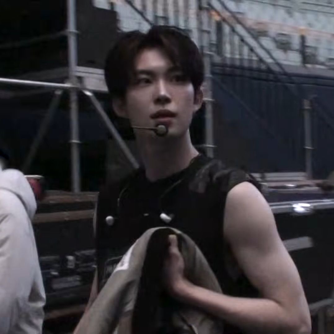 geonwith's tweet image. 연습하고 땀 흘리는 건우……..