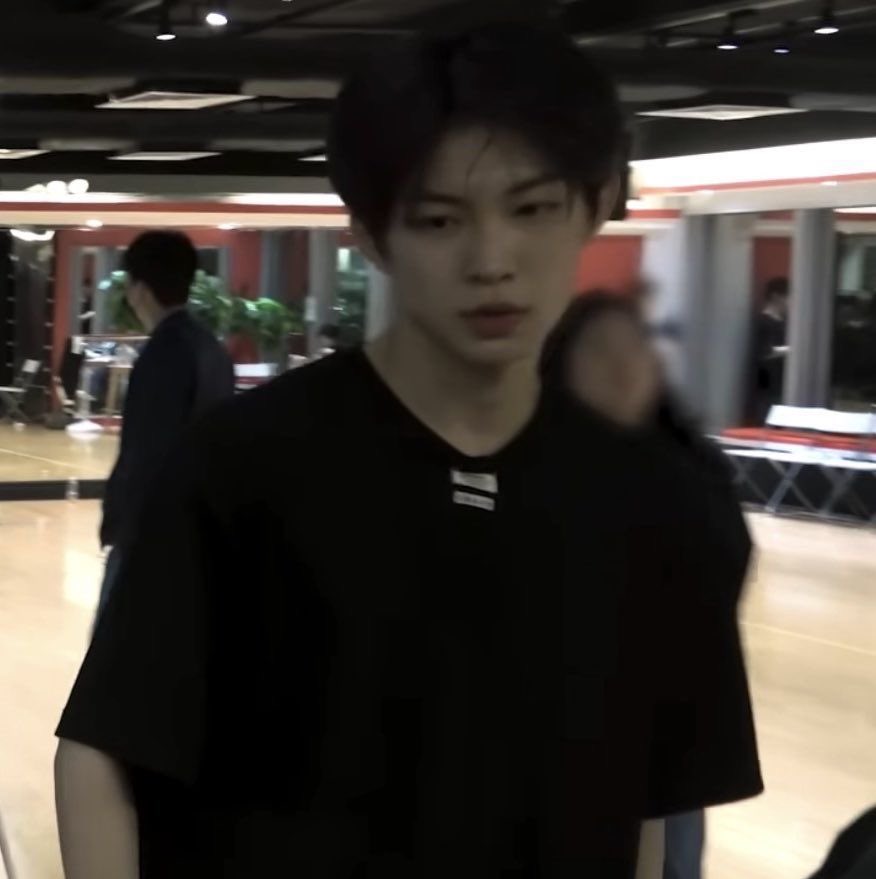 geonwith's tweet image. 연습하고 땀 흘리는 건우……..