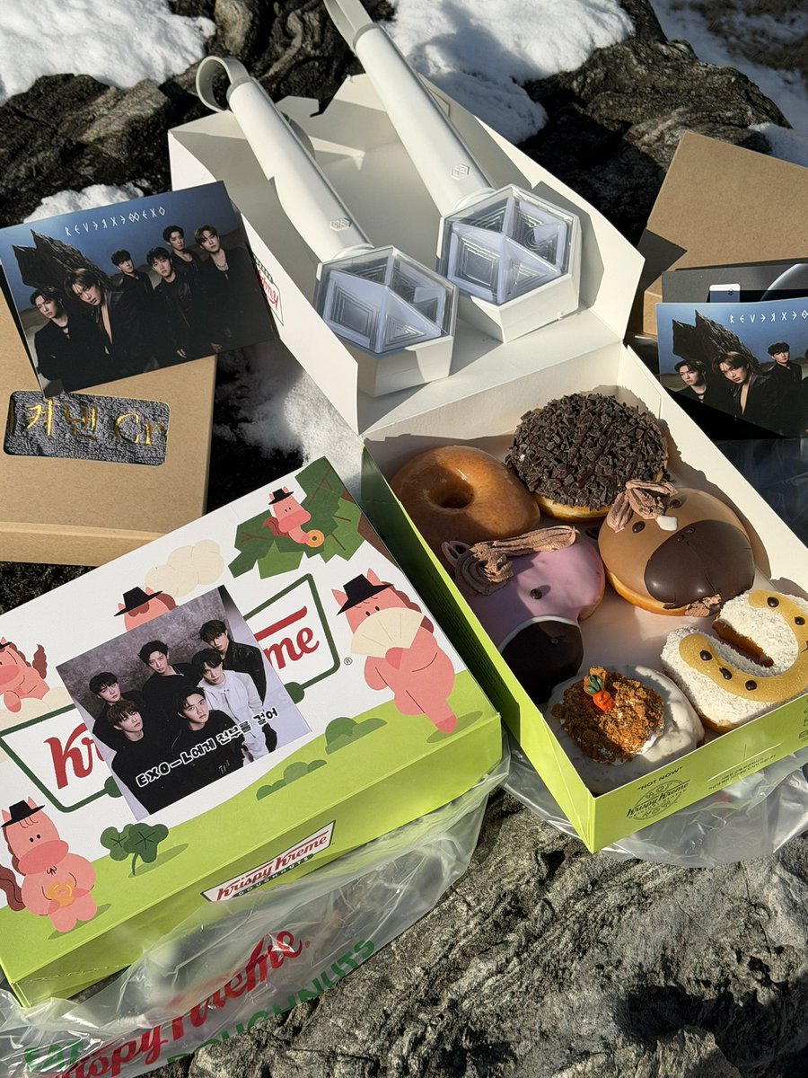 dooo_722's tweet photo. 오늘 엑소 너무 기특하고..... 기특해요 종인이 팔 아픈데도 티 안내고 무대하는거 너무 붐업이고요 아푸지마종이나🥺 https://t.co/NH6Pl6o8ve