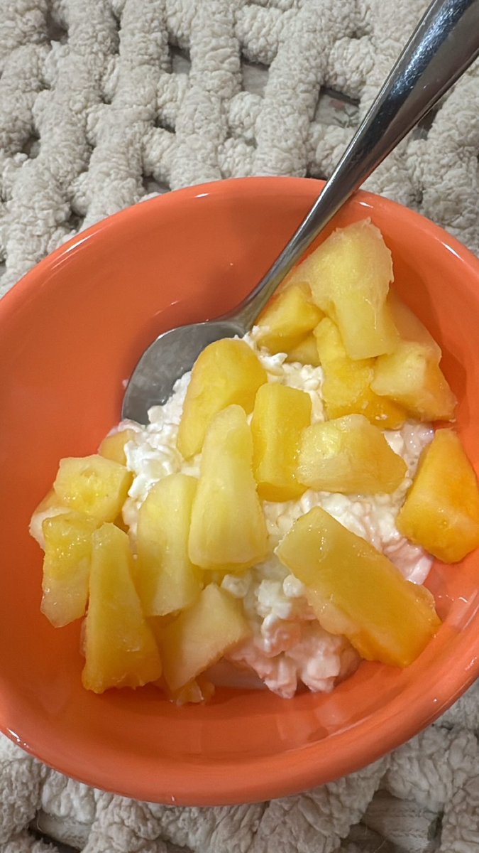 GalileeGregg's tweet photo. Pineapple &amp; cottage cheese 
#pineapple #cottagecheese #health #healthy https://t.co/ZYcL2KnRxl