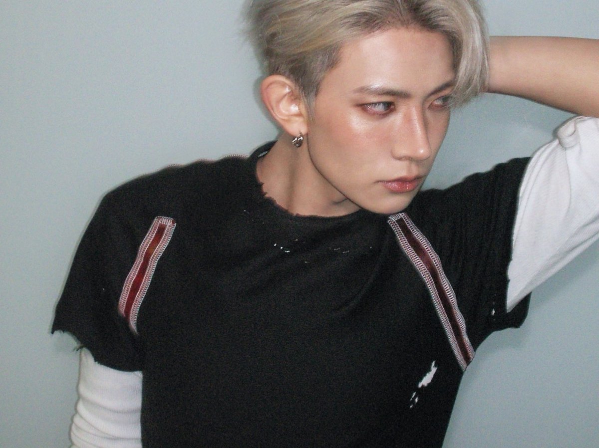 jayfluenc's tweet image. enhypen hyung line save me...save me...save me enhypen hyung line...