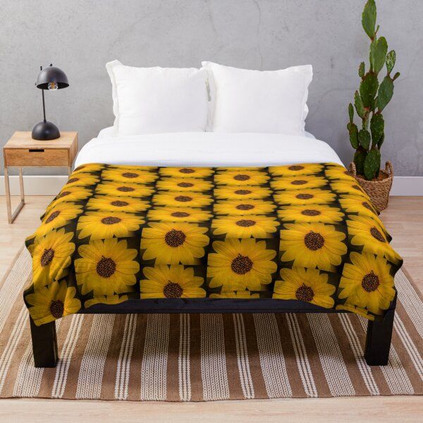 DebraMartz's tweet photo. Sunflower with a Busy Bee by @DebraMartz
#RBandME:
#GetItHere https://t.co/yMAjr2rOnb
#findyourthing #redbubble
#sunflower #bee #BusyBee #throw #blanket #homedecor #buyintoart https://t.co/v2wVRQCbMp