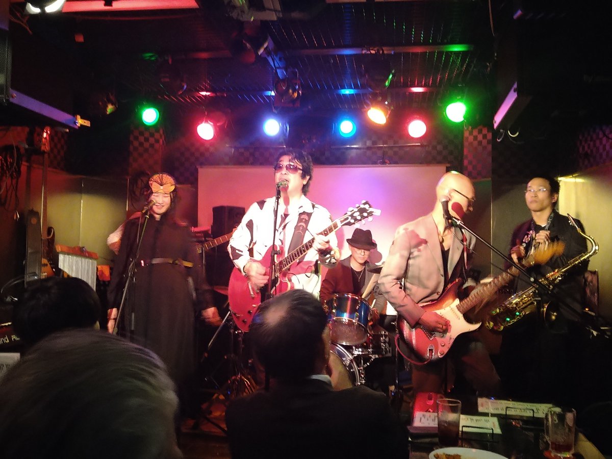 SAKIさん出演ライブ赤坂カンティーナ1/23

drop by dropのSAKIさんはトリに中太FRIENDSのキーボード＆コーラスで熱演。バンドサウンドを満喫。
3番目には次回赤坂2/14ライブなごみアンテナが出演し大いに盛り上がりました。