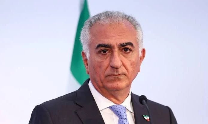 NavidFarda's tweet image. بی‌بی‌سی و VoA نمیخوان،
تجزیه‌طلبها و مجاهدین نمیخوان،
اروپا نمیخواد،
پوتین و شی نمیخوان،
نایاک نمیخواد،
فصیحی و مرتضوی نمیخوان،
اردوغان نمیخواد، 
امیر قطر و هفت تا امیر امارات نمیخوان، شک دارم بن سلمان بخواد…

همینکه کفتار‌ها نمیخوان، اثبات صحت این انتخابه:

#جاويد_شاه‌