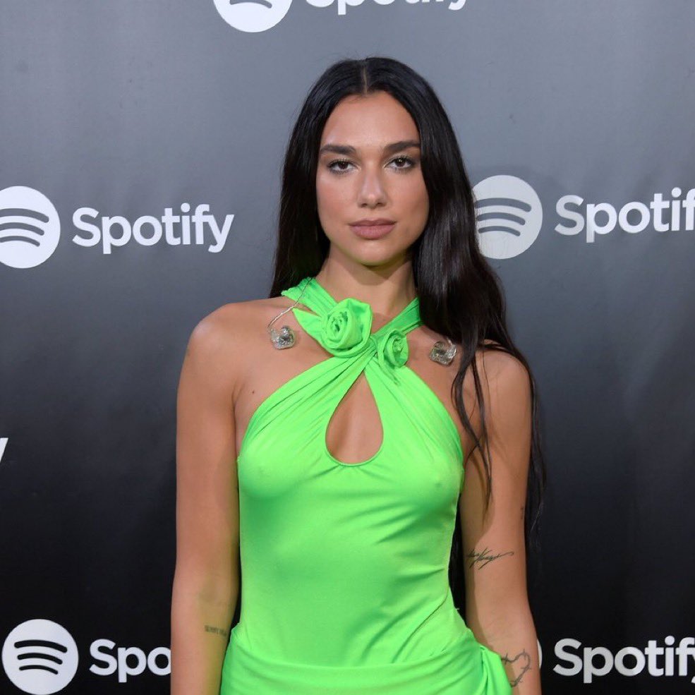 agusantonetti's tweet image. 🇮🇷 | AHORA — Dua Lipa se pronuncia contra el régimen islámico de Irán en sus redes sociales.

“En Irán estamos presenciando una masacre de una escala sin precedentes”.