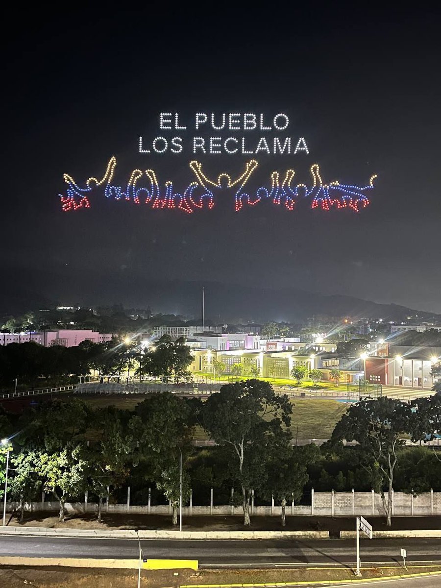 Betiana Per3z tweet media