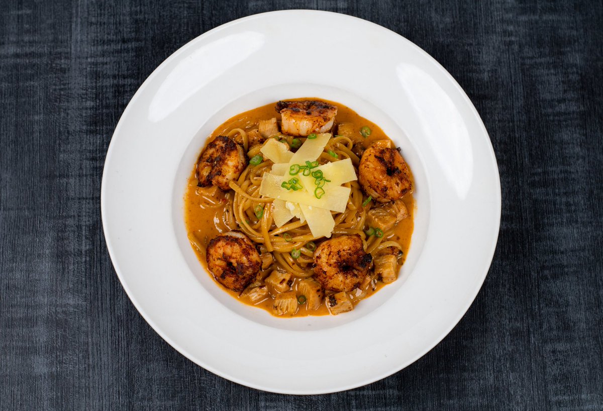 Nerdvanabytes's tweet photo. Epic Chicken &amp; Shrimp 🍗🍤 Seasoned shrimp + grilled chicken tossed in Sonic Boom Sauce over linguine 😋 And yes, you can go all shrimp or all chicken if that’s your main character energy! https://t.co/8yqPLpoNCU
