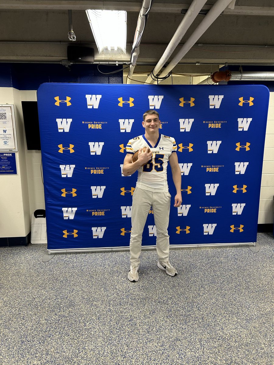 OwinGilbert's tweet photo. After a great conversation with @CoachCrowle and @Coach_Barry I am honored to announce that I’ve received an offer to continue playing football for @Widener_FB. 
@CoachGutierrez2 
@CoachBossHogge 
@CoachSye 
@CoachKraw
@MarcSaldana7 https://t.co/V0BEZMGNUS