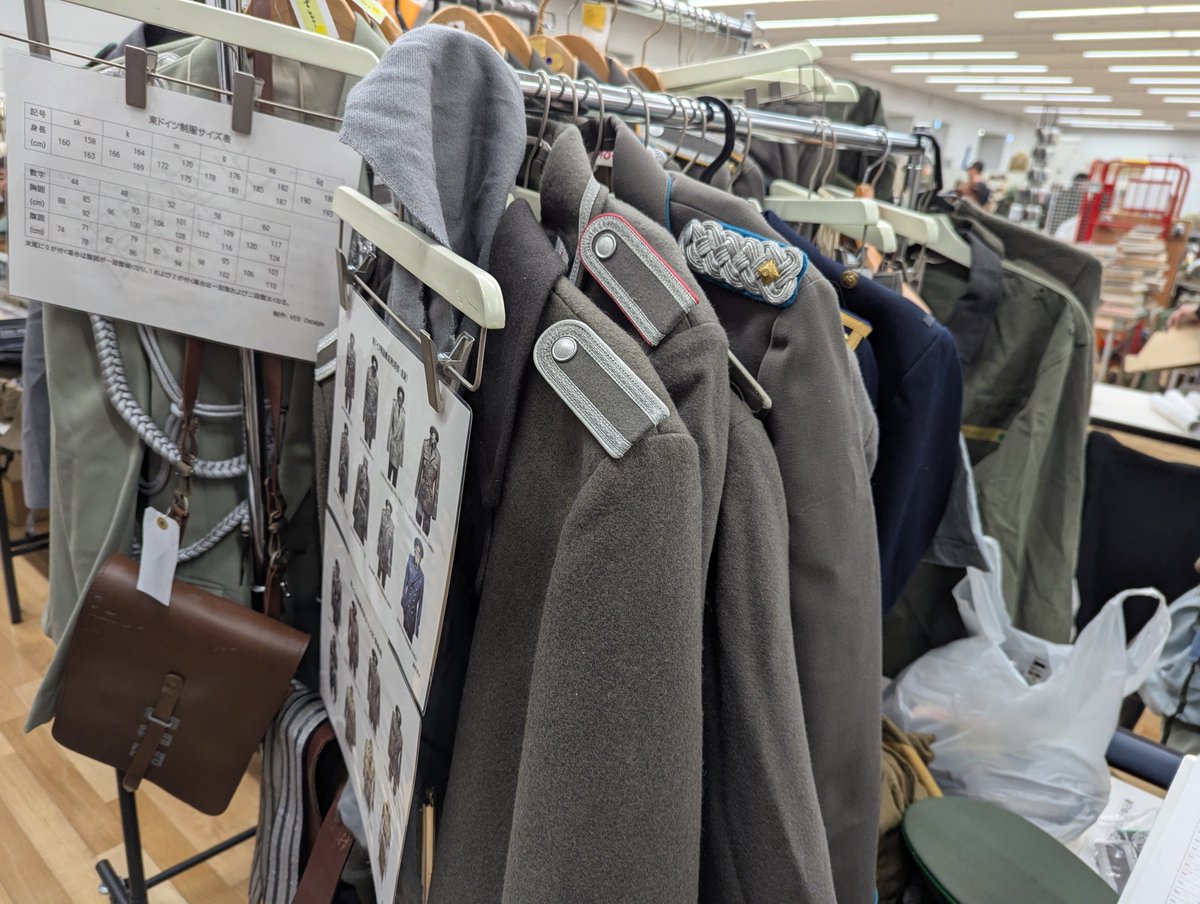 VEB Ostalgie@Vショー 1/24→ 3F D-3/4&1/25→C18/19 tweet media