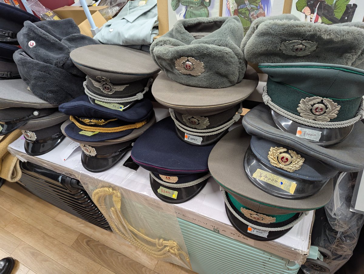 VEB Ostalgie@Vショー 1/24→ 3F D-3/4&1/25→C18/19 tweet media