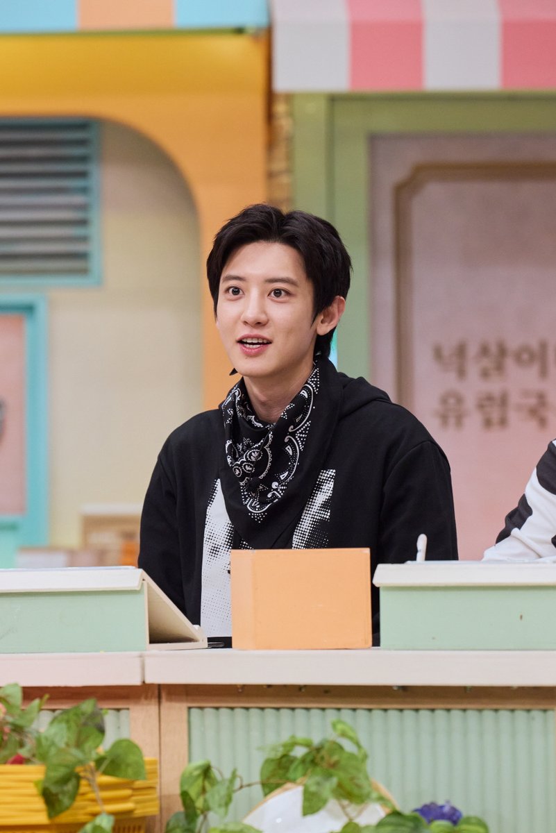 slist2015's tweet photo. 엑소 수호·찬열, 오늘(24일) ‘놀토’ 출격…연기학원 친구 피오 재회

#수호 #EXO #엑소수호 
#김준면 #SUHO 
@weareoneEXO
#찬열 #엑소 #엑소찬열 
#CHANYEOL
#EXO #EXO찬열 
#놀토 #놀라운토요일 #tvN놀라운토요일 
⬇️관련기사⬇️
https://t.co/EU6PP6gCBF https://t.co/rvmlJ865I0