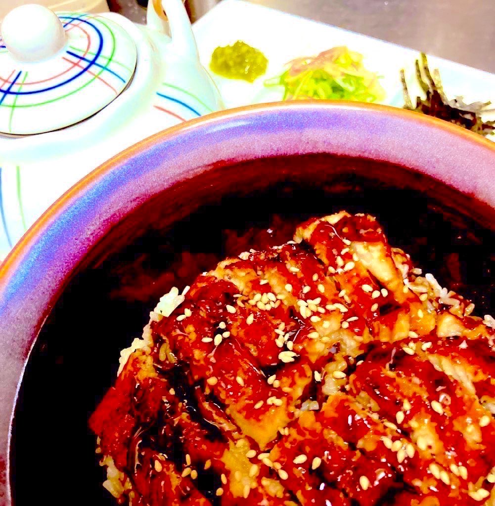 26chart's tweet image. 【フロチャのうなぎデー】
1月26日（月）〜28日（水）
（※27日が冬の土用丑の日です）

◆う巻き 830円
◆うなぎ焼きおにぎり780円
◆フロチャひつまぶし 1480円

無くなり次第終了です
確実に食べたい方は
ご予約くださいませー🐍
#26chart #中野 #ボドゲ