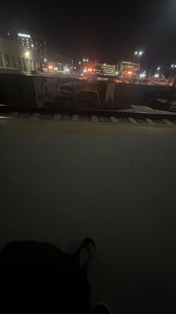 00skee's tweet photo. Spending a a night in da cold wit da homie goin thru ts w @MobbingM9 at this point 😂 #freemob https://t.co/OwyatI4EKr