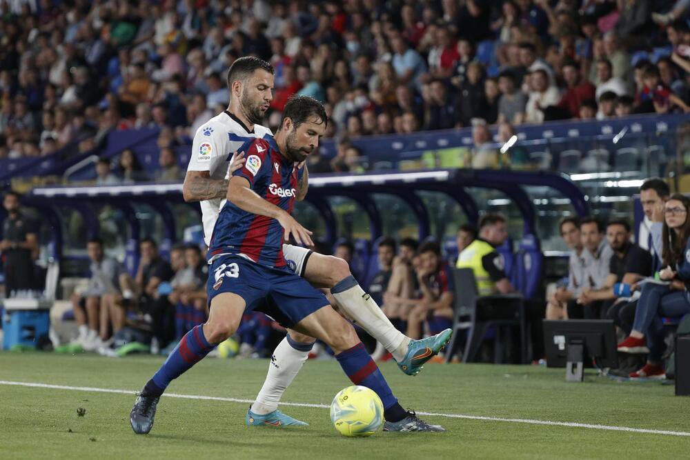 AlexandrePiris's tweet image. 4 años después el Ciutat vio a su equipo ganar en primera división