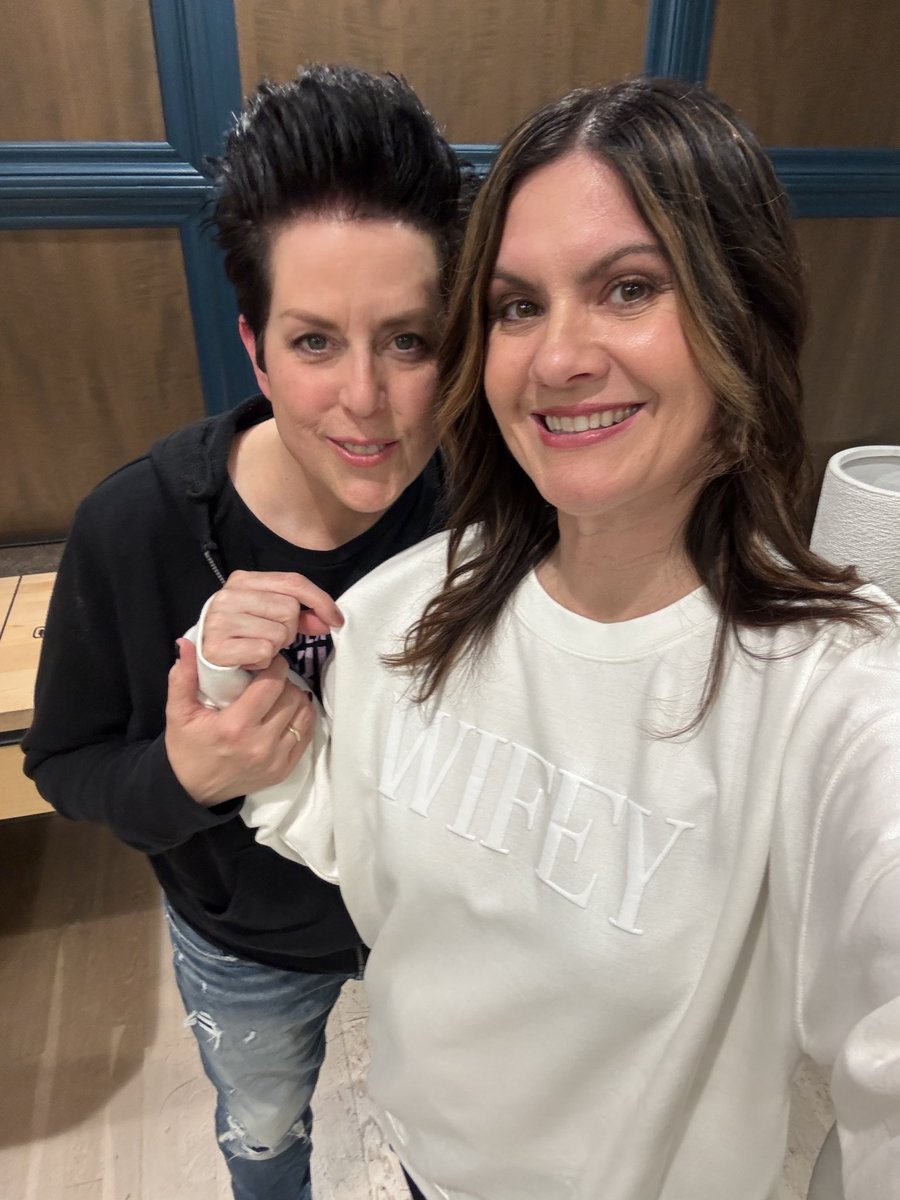 Amanda Young tweet media