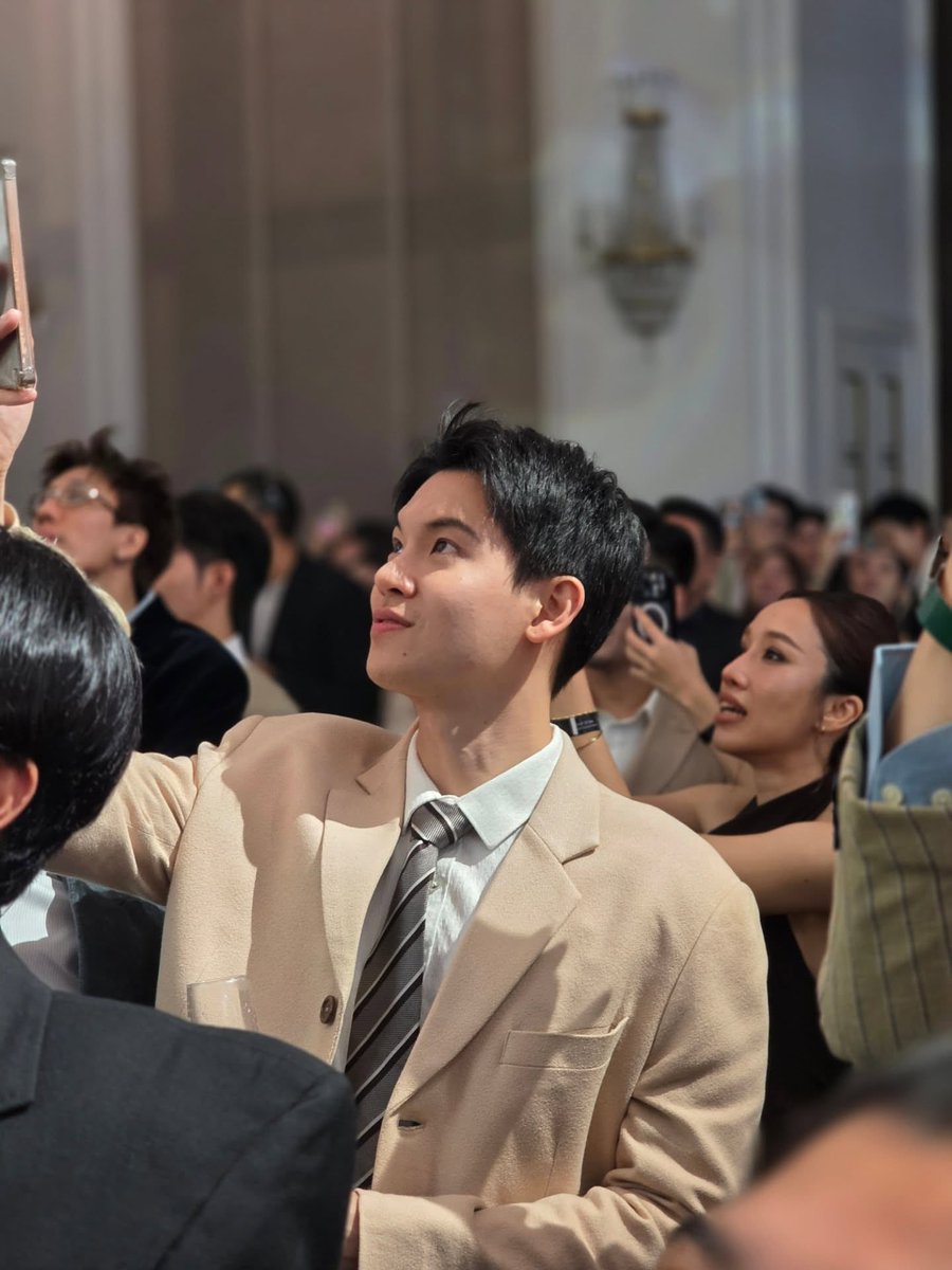 bluebabe__'s tweet image. หล่อว่ะ 😭