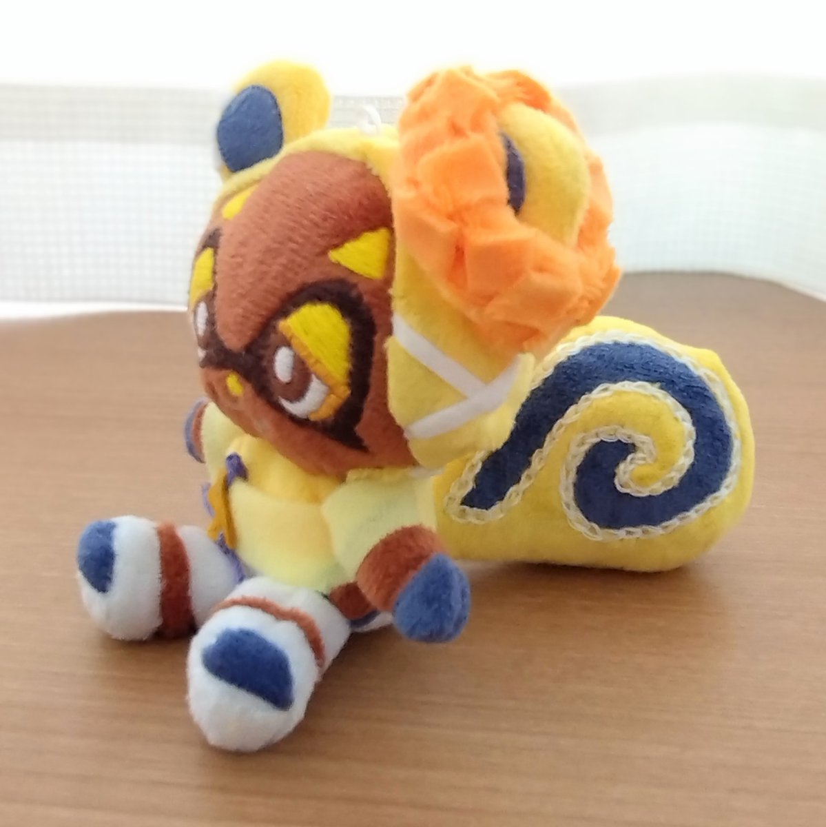 sixties_airline's tweet image. おはようございます⛄️
昨晩、ウツホちゃんによく似ている「みさきちゃん」のぬいぐるみが完成しました！
私のクセが出てしまって顔がゲームと似ていませんが、私的にはとてもとてもかわいい子✨に仕上がりました。

カラビナもつけられます😄