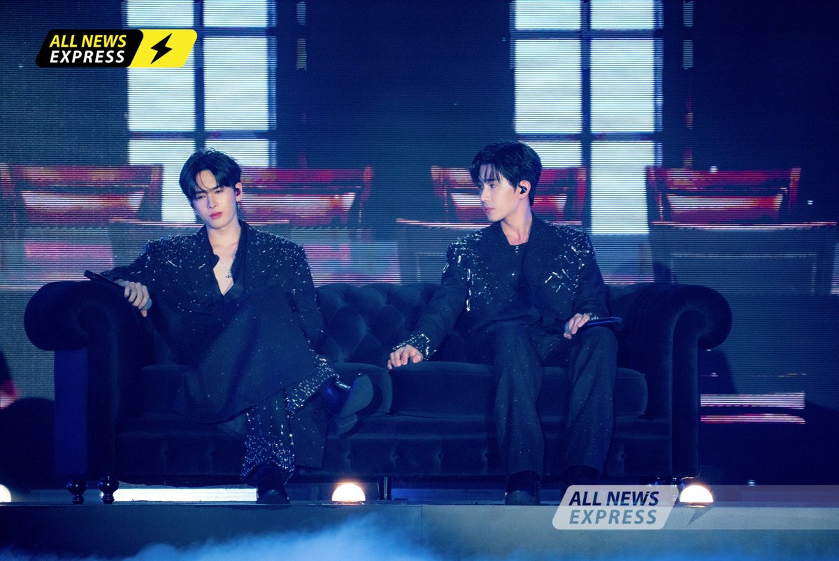 ALLNewsEXPRESS1's tweet image. #PerthSanta&amp;gt;มาพร้อมโชว์สุดพิเศษ ตะวัน - อรัญ ขมๆเลยในโชว์นี้ ในงาน #MeAndTheeFanParty 

#PerthTanapon #Santapp #เพิร์ธแซนต้า
#MeAndTheeSeriesFinalEP  #MeAndTheeSeriesAfterParty
รูปเพิ่มเติม📌facebook.com/share/p/16rcNe…