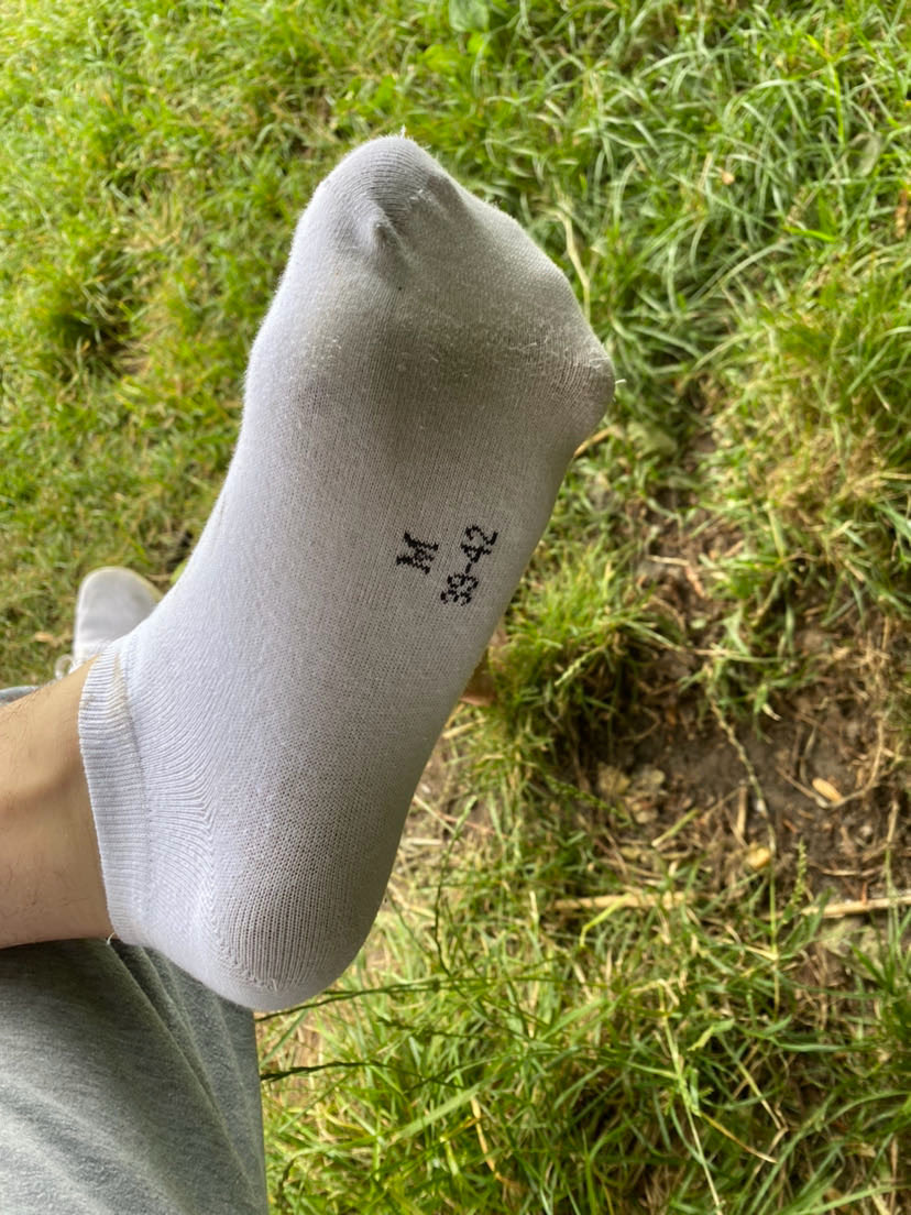 germanboysole's tweet photo. Los schnüffel dran🐷💎💦 #Socken https://t.co/cNzHyQFyh0