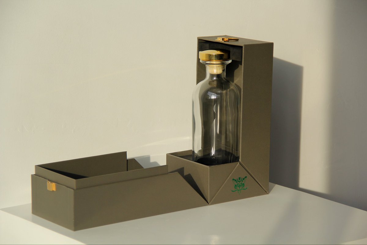 PaperhouseLihe's tweet image. 🖱 paperhouse.cn📩 sales@paperhouse.cnWhatsApp:+0086 13968069257 We can customize  all  kinds of paper box!🥰 If you want to customize your beautiful gift box, please feel free to contact me! packagingdesign #paperboxes #paperbox #packaging #exquisitebox #produtionline