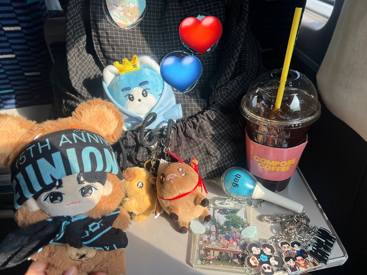 _990113_'s tweet photo. 덴뭉이랑 폭캣이랑 다같이 출발🩵
#지오디 #안데니 #덴데이
#덴뭉일상🥑 #덴뭉여행🍭 #폭캣의나날👑 https://t.co/u8Z5Xtm6Dw
