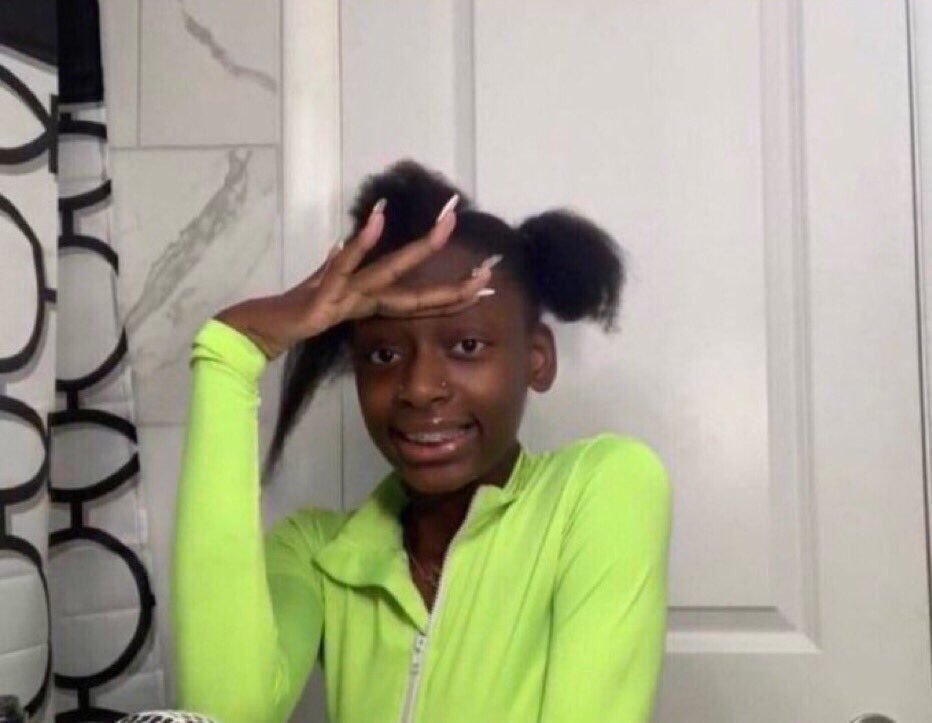 Ya los lavaplatos le habrían compuesto una canción de cumpleaños al hijo de Sara 😅
#LaCasaDeLosFamososCol3