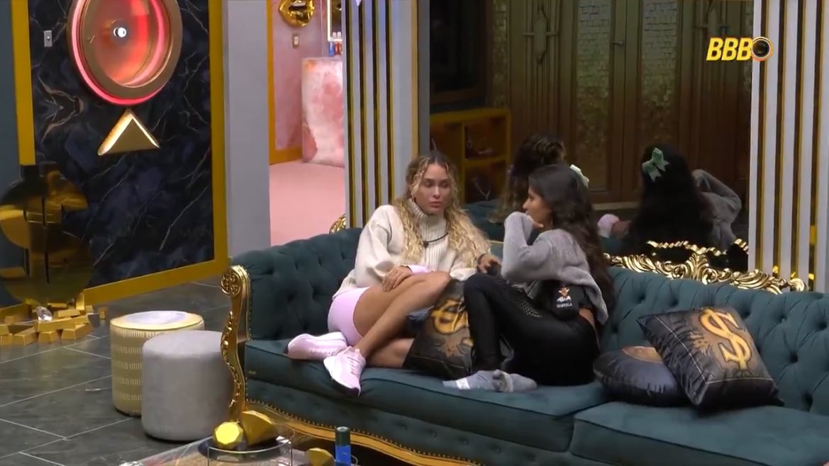 tracklist's tweet image. Sarah: “O Matheus eu já vi falando algumas merdas… Mas esse negócio que ela [Ana Paula] tá fazendo, acho que isso é forçação de barra”

Gabriela: “Eu também tô achando…”

#BBB26