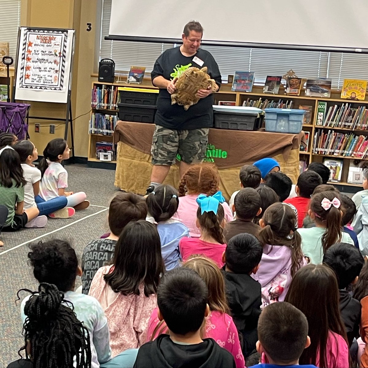 RavishingReader tweet media