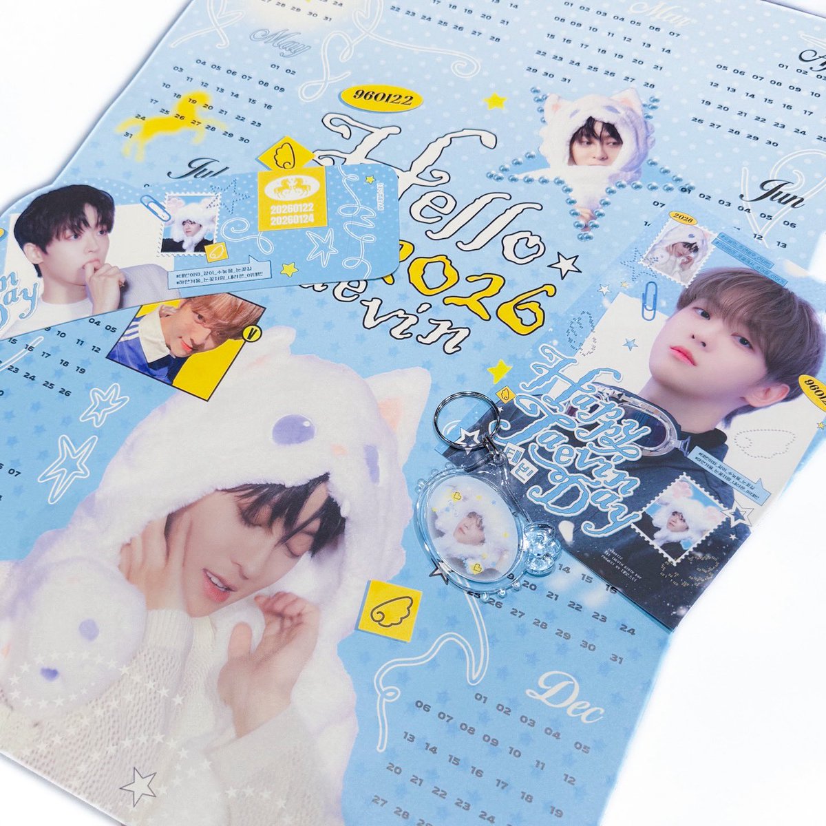 𝗛𝗮𝗽𝗽𝘆 𝗕𝗶𝗿𝘁𝗵𝗱𝗮𝘆, 𝗧𝗔𝗘𝗩𝗜𝗡!

오늘 11시부터 컵홀더 이벤트가 진행됩니다.
음료 1잔 당 특전 세트 1개가 제공되며, 일반 손님이 많은 카페 특성상 음료 주문 시 꼭 특전을 요청해 주시기 바랍니다!
*본 이벤트는 한정 수량으로 소진 시 이벤트가 종료됩니다.

전 날 눈으로 인해 카페