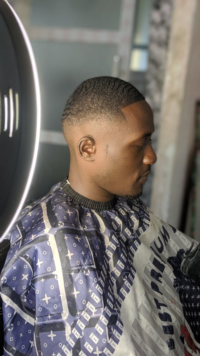 Mbolle7's tweet photo. 💈Fade💈
#haircut https://t.co/J0zSOEoLpb