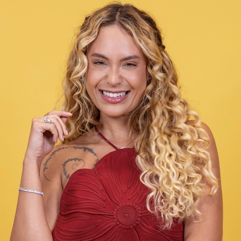 updatecharts's tweet image. Sarah VETARÁ um voto no domingo. #BBB26