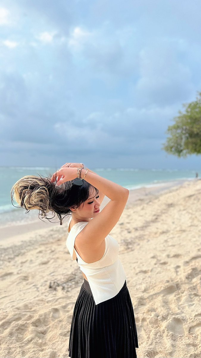 devhiay's tweet photo. From Lombok to Bali 🌊🍃 https://t.co/nfnWhaAh8z