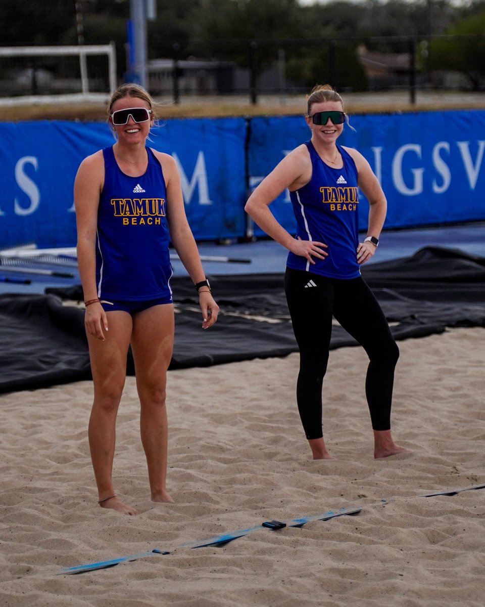 JavelinaBeach's tweet photo. Ending the week right

#SandyHogs https://t.co/9FuaWYezqK