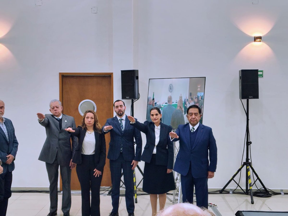 pedroluisnoble's tweet photo. Este día celebramos nuestra Asamblea General del @notariadohgo, en la que rendimos el Informe de Actividades del Consejo Directivo 2024 - 2026 y llevamos a cabo la elección del Consejo Directivo para el período 2026 - 2028, mismo que agradezco el voto de confianza para presidir. https://t.co/rSpyICmwPu