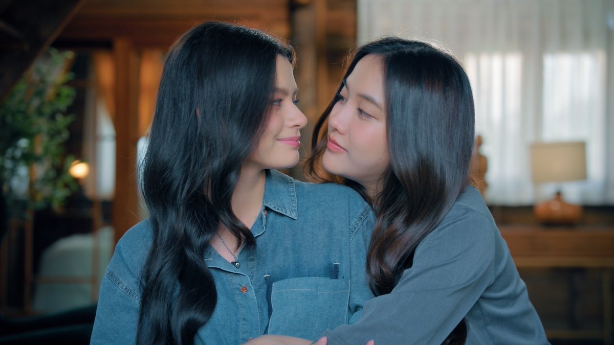 หญิงพลาดอะไรไป ตื่นมาก็เขินเลยยยยย❄️☃️

THE AIR Q20 SHOOTING
#เสน่หาวาโยคิว20
#ฟรีนเบค #FreenBecky