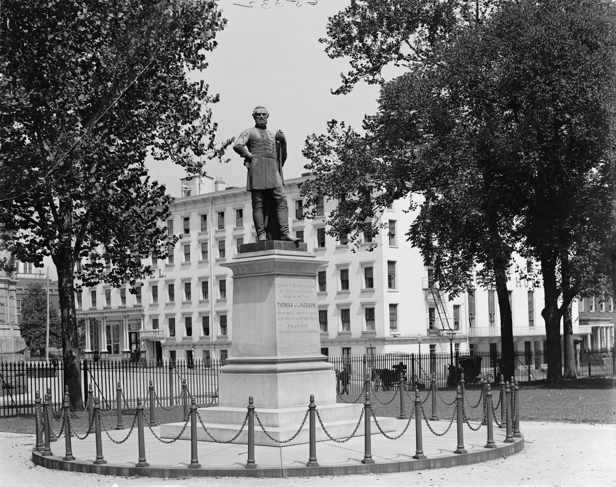 old_colossus's tweet image. Below are photos of the Stonewall Jackson Monument in Richmond, Virginia's Capitol Square from 1905, along with correspondence from the company contracted to make the pedestal, and a sketch of the monument prior to its completion.

While the statue was created in Britain, the…