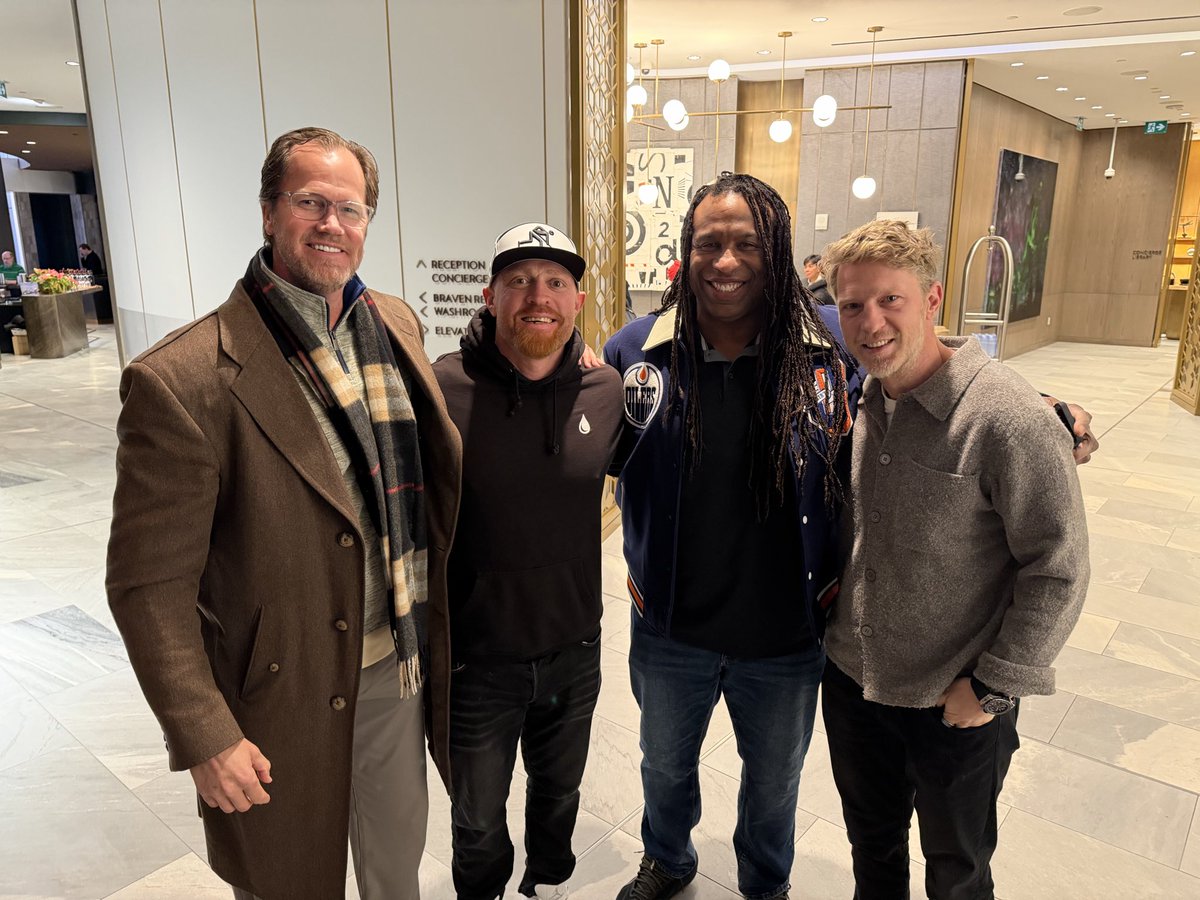 chrispronger's tweet image. 2005-2006 Oilers reunion. Shoresy game should be a lot of fun tonight.