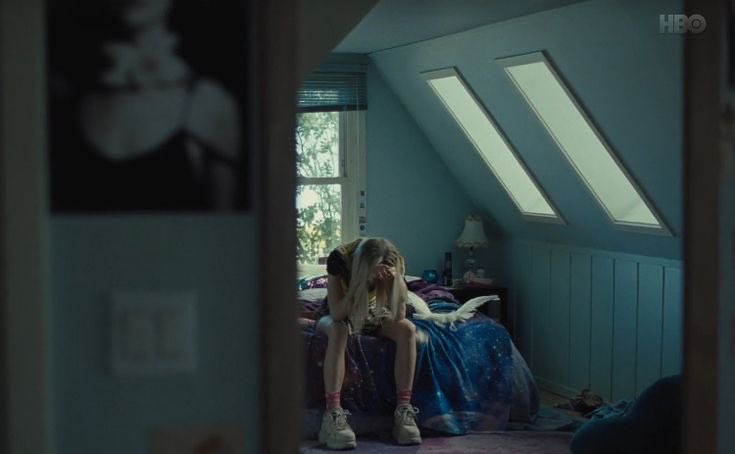 euphoriacentral's tweet image. 📸 Five years ago today, the second ‘Euphoria’ Special Episode ‘Fuck Anyone Who’s Not a Sea Blob’ premiered on HBO. 

The episode was co-written by Hunter Schafer and Sam Levinson.