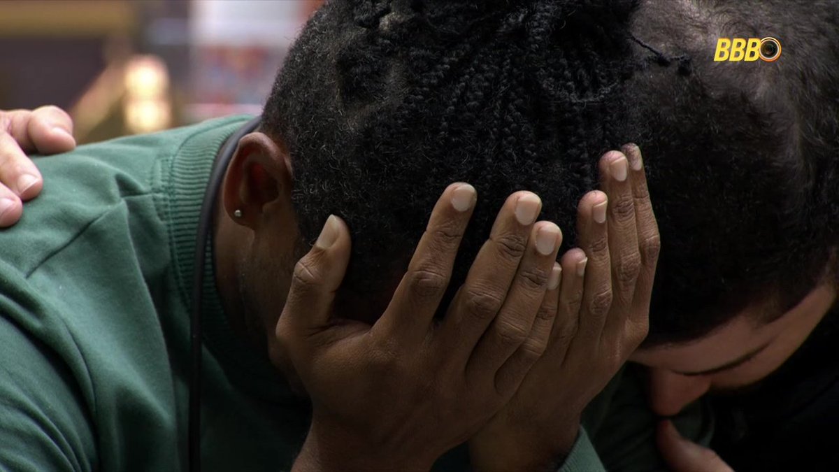 canalantenados's tweet image. Brothers dão apoio para Leandro.

Ana Paula: "O que tiver que fazer, a gente faz. Você não tá sozinho, combinado? Não chora, que eu choro junto. O que você decidir a gente faz. Tá bom?"  

Leandro: "Tá bom."  

Juliano: "A gente te defende. É só você falar."  

Ana Paula: "Você é…