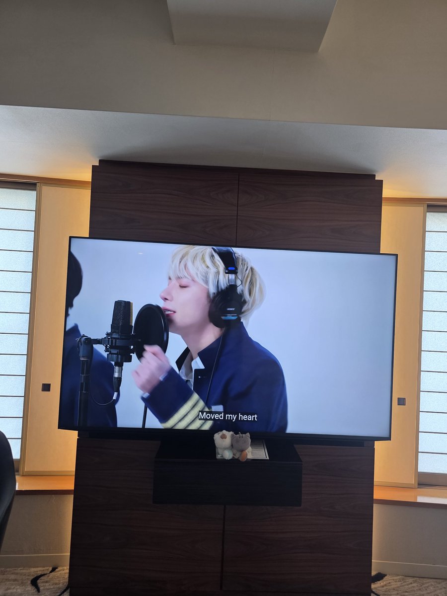 도심으로 호텔 옮겼는데 호텔에 짱박혀서 투바투만 보는 어르신. 다고냥이 세상에서 제일귀여워 다고냥 최고