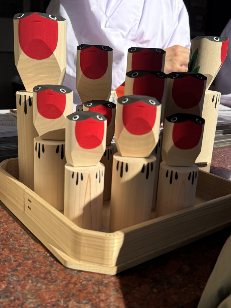 亀戸天神社にて鷽替神事
年々、人が増えてる…
今年は2時間半待ち。
悪い事がうそとなり、また良い年を迎えられます様に