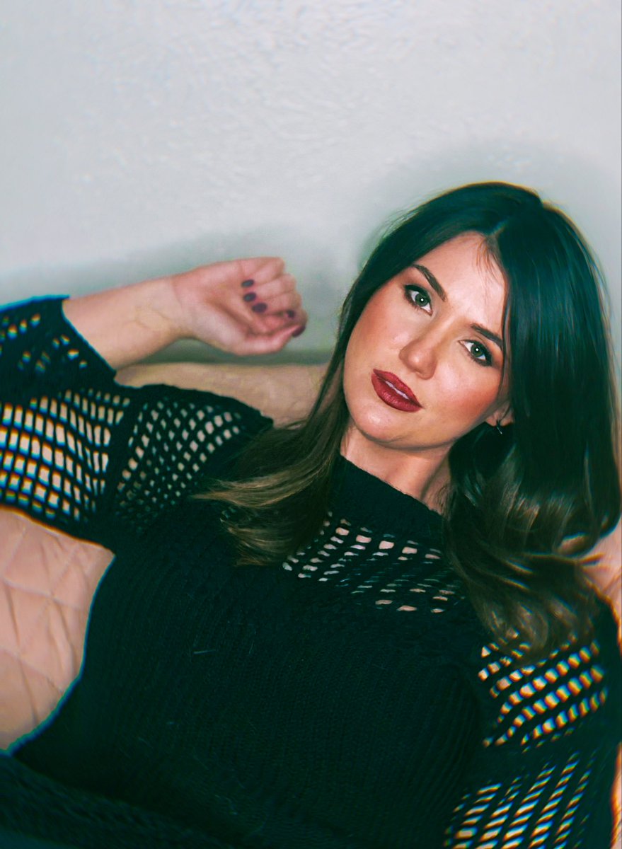 SuzAnne DeCarma tweet media