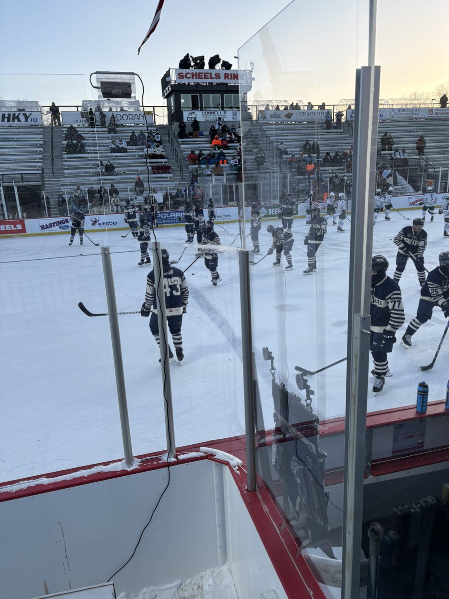 stonenova97's tweet photo. @mkeadmirals outdoor game, Ads win 3-2 in OT from a goal by who else but Happy. What a game, and an incredible experience https://t.co/efdISFlnJZ